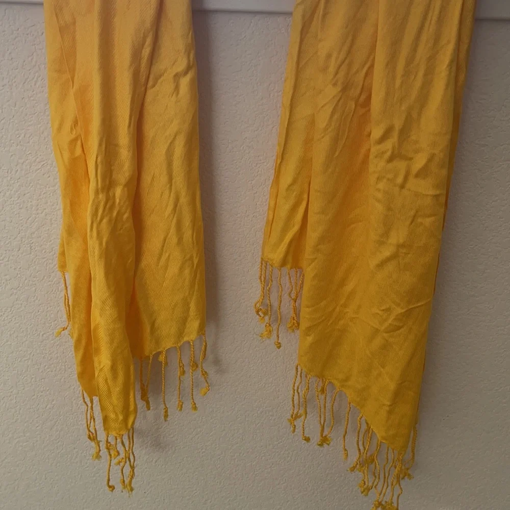 SCARF - Picture 3 of 5